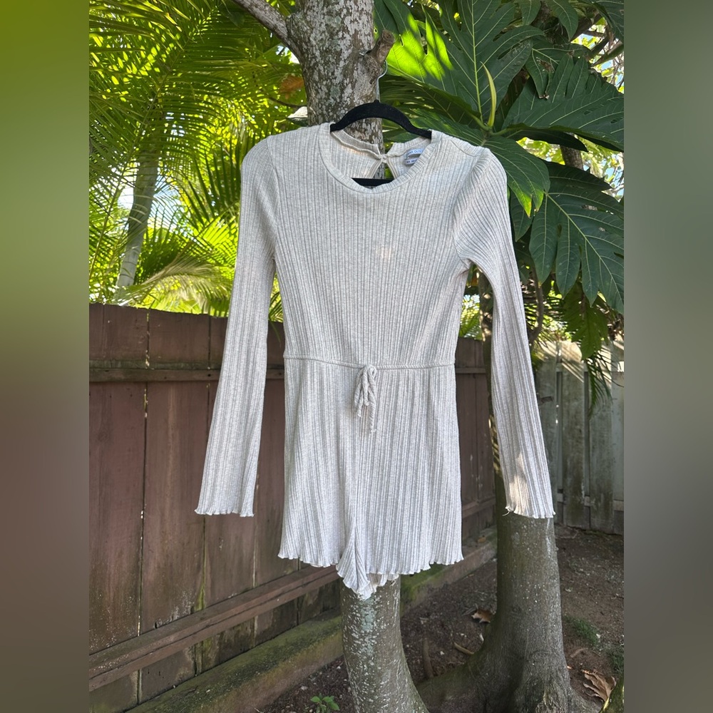 Urban Outfitters Ribbed Knit Long Sleeve Romper Beige Size M
